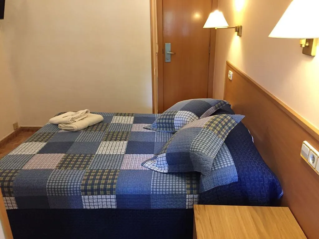Hostal Rio De Castro Βαρκελώνη 2*,